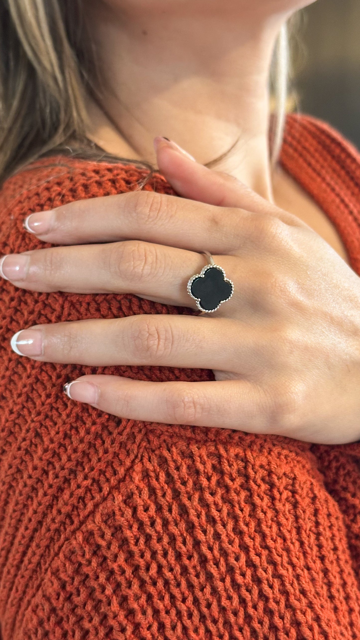 Anillo Trébol Negro