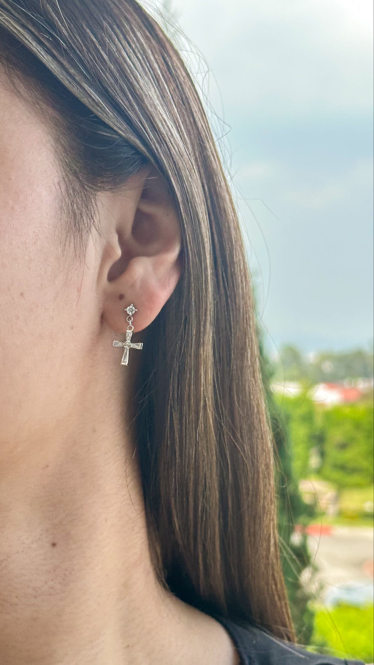 Aretes de Cruz Colgante