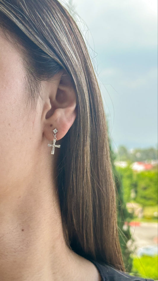 Aretes de Cruz Colgante