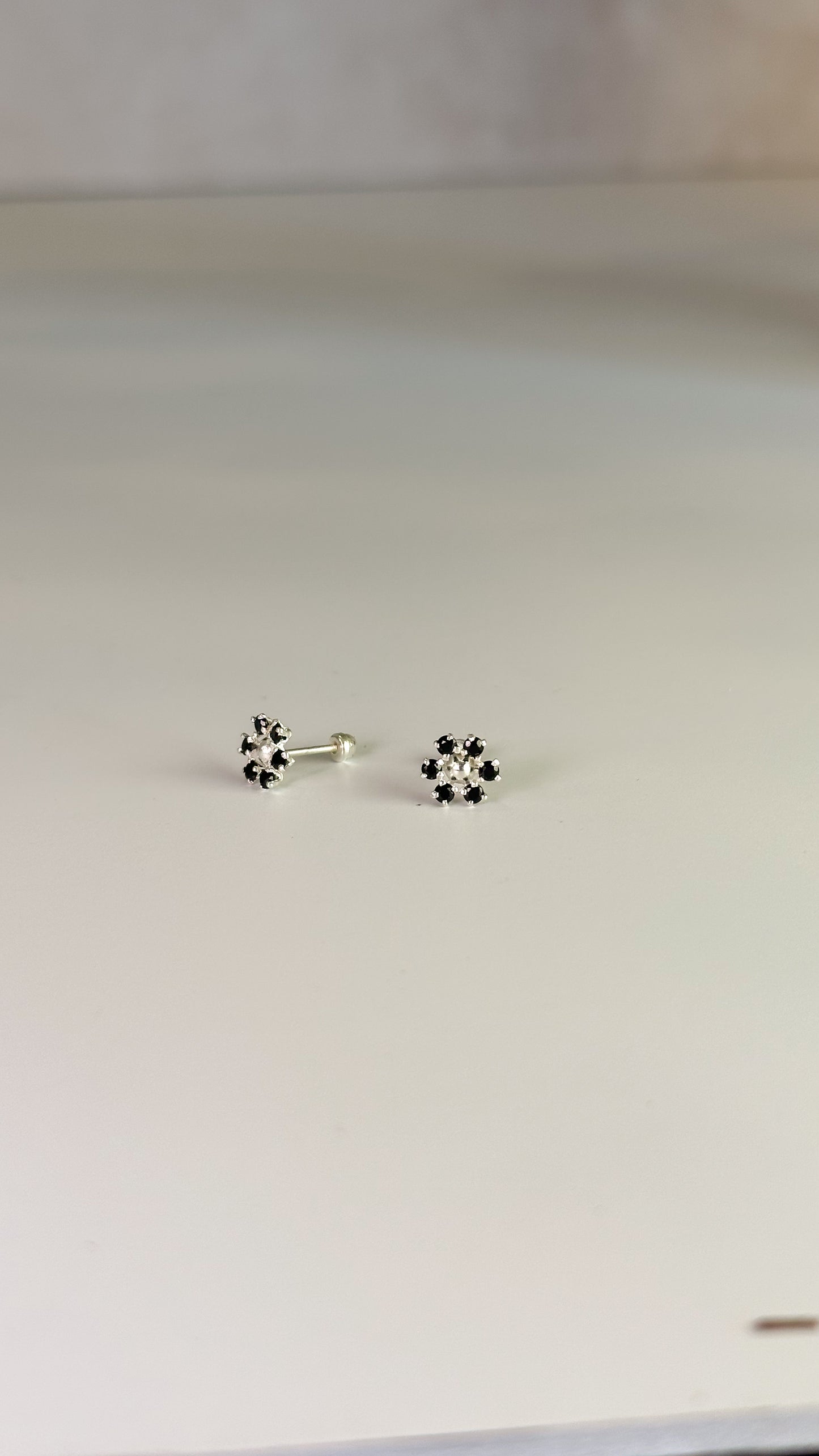 Aretes mini flor