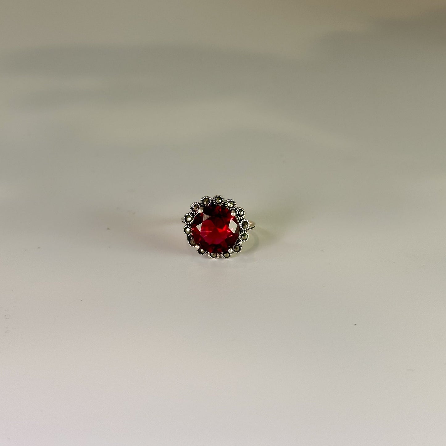 Anillo Reina Escarlata